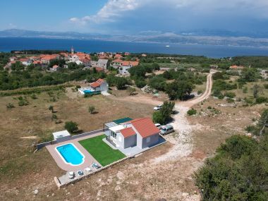 Házak a pihenésre Nane Garden - house with pool : H(4+1) Mirca - Brac sziget  - Horvátország 
