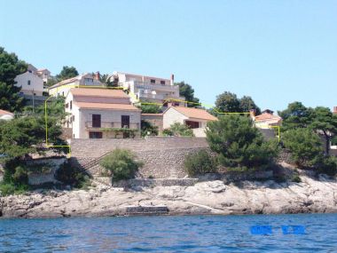 Apartmanok és szobák Ref - 20 m from sea : 1 - A1(4+1), 2 - A2(2+1), 3 - R1(2), 4 - R2(2) Öböl Puntinak (Selca) - Brac sziget  - Horvátország 