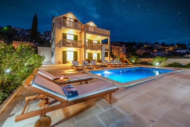 Házak a pihenésre Villa Gold - private pool & grill: H(12+4) Splitska - Brac sziget  - Horvátország 