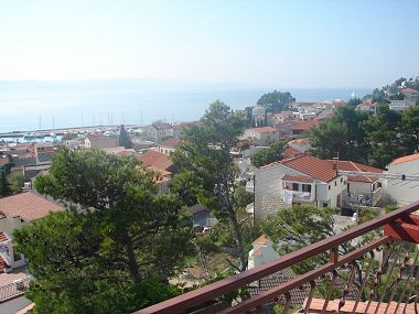 Apartmanok és szobák Roza - 200 m from sea : A1(5), A2(4+2), R1(2), R2(2) Baska Voda - Riviera Makarska 