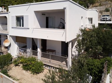 Apartmanok Melissa - 150m from the beach: A1(4+2), A2(2+2) Pisak - Riviera Omis 