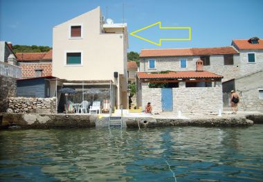 Apartmanok Mirni - 5 m from sea: A1(2+1) Luka (Prvic sziget) - Riviera  Sibenik 