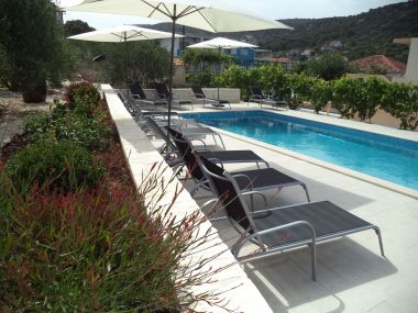Apartmanok Mario - apartment with pool: A1(6+2) Marina - Riviera Trogir 