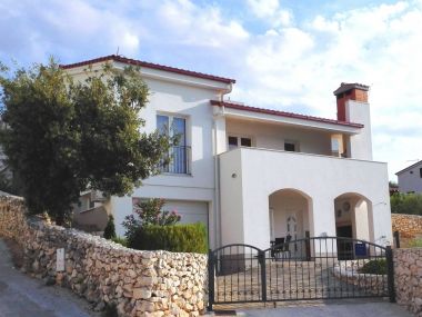 Apartmanok Tih - 20 m from sea: A1 Ruzmarin(2+2), A2 Maslina(2+2) Sevid - Riviera Trogir 