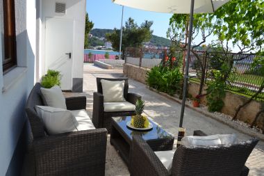 Apartmanok Marin1 - near pebble beach: A1(2+2), A2(2+2) Trogir - Riviera Trogir 
