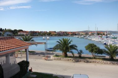 Apartmanok Ana- next to the sea A1(2+2), A2(2+3), A3(2+2), A4(2+3) Bibinje - Riviera Zadar 
