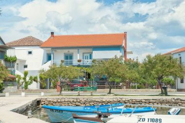 Apartmanok Dama - 10 m from beach: A1(6+1) Sukosan - Riviera Zadar 